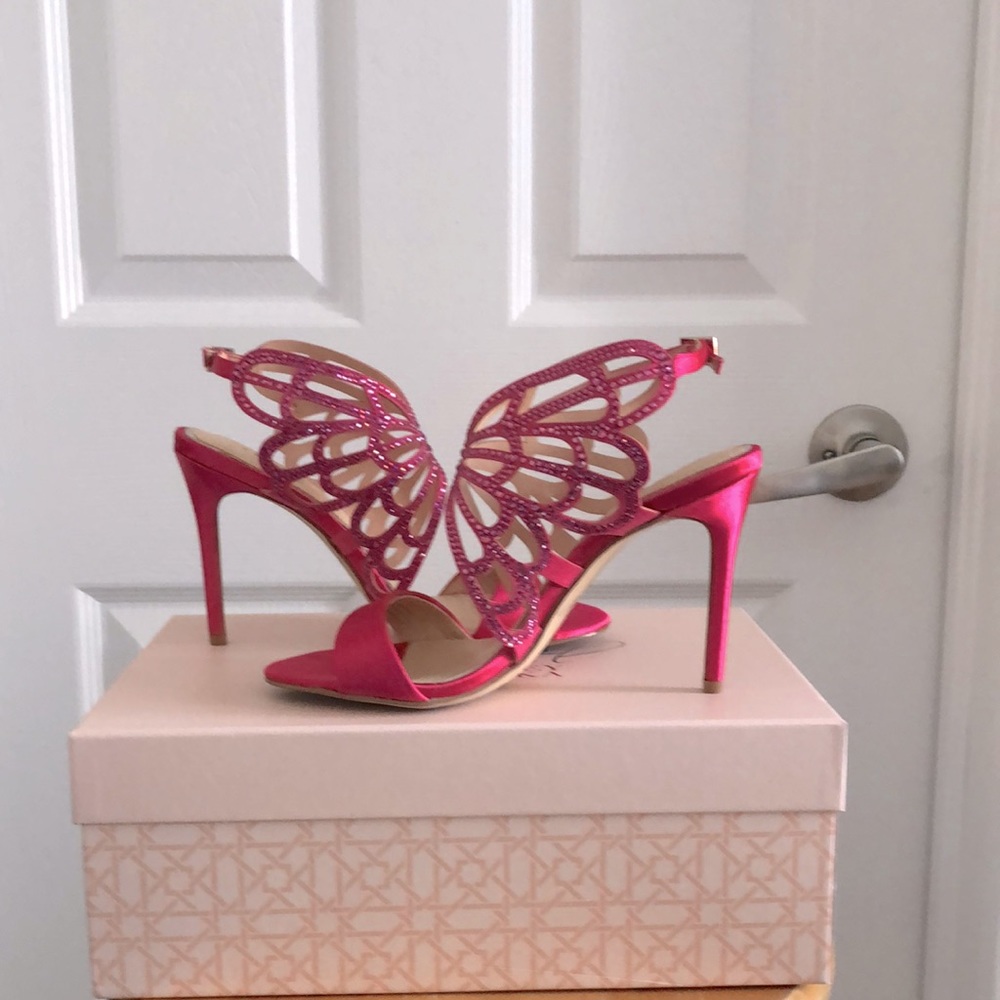 Jewel Badgley Mischka pink butterfly heels